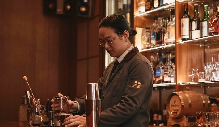 ZLB23-Bar-Take-Over-in-Bengaluru