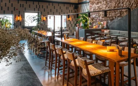 Interior-Decor-of-newly-opened-Concu-colaba