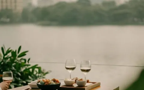 The-Lakehouse-Amanora