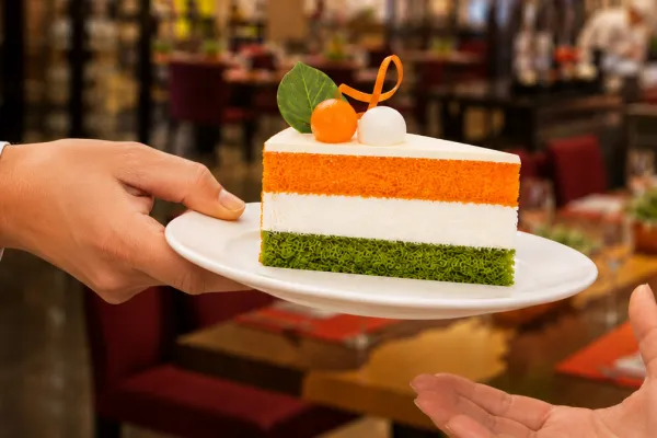 Shangri-La-Bengaluru-Cake-for-a-Cause